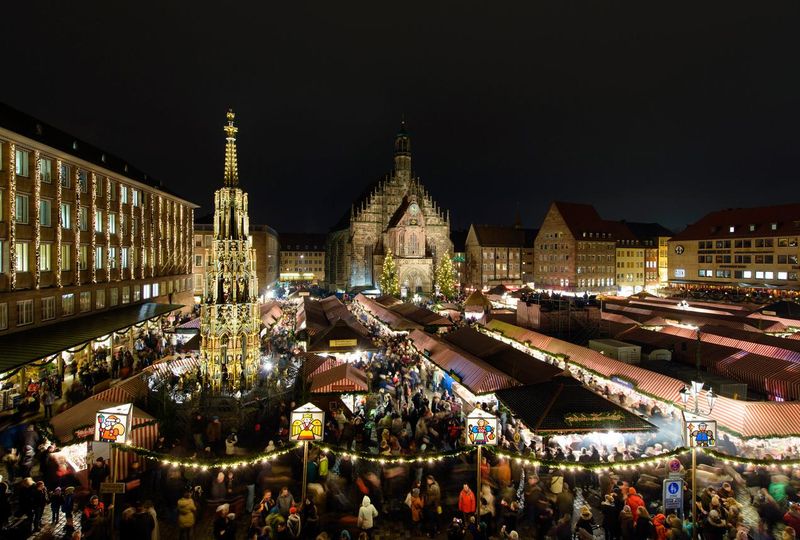 Christkindlesmarkt (Main Market Square)
