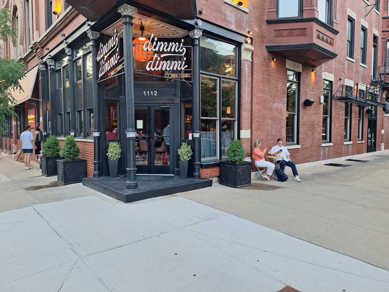 It’s Located in a Prime Corner of Lincoln Park