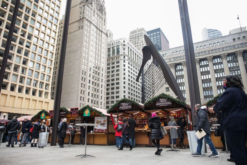 Daley Plaza = the classic, downtown experience