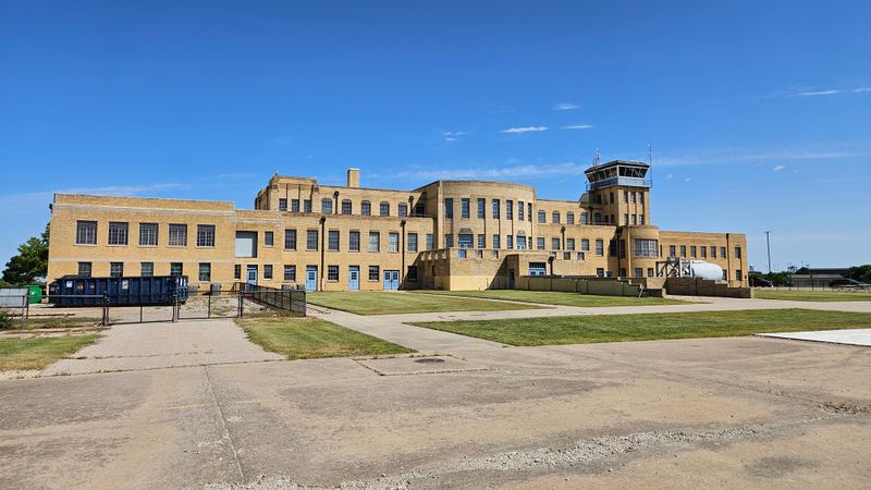 Art Deco Terminal: A Time Capsule of Flight