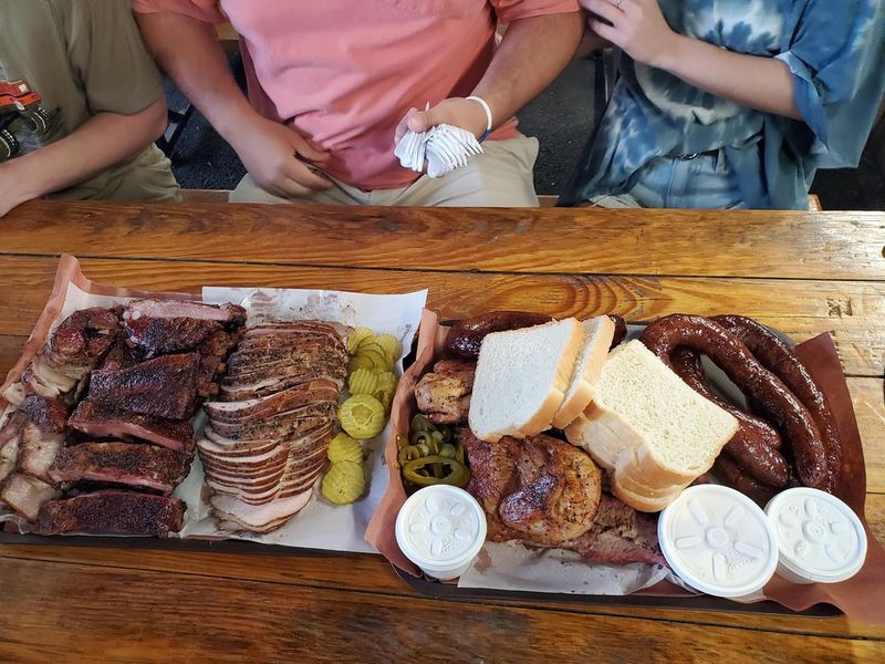 A System That Keeps the Food Hot and the Tables Turning