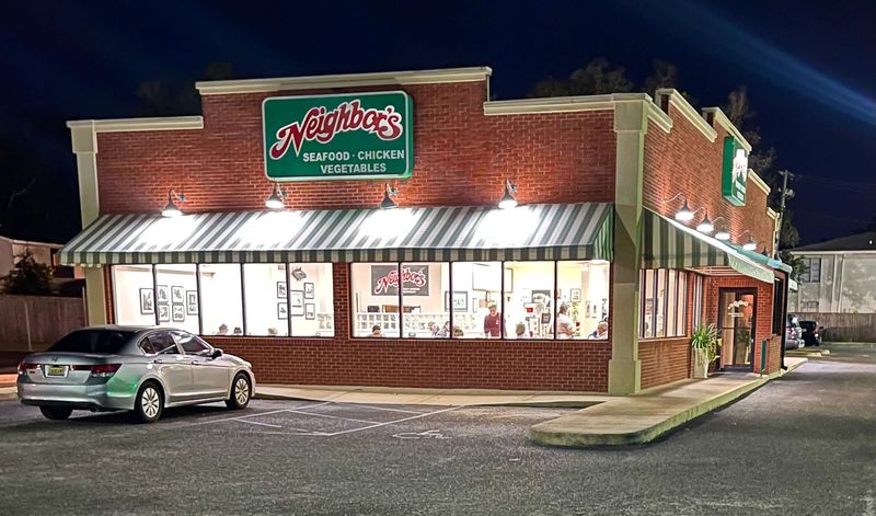 Neighbor’s Seafood & Chicken – Mobile