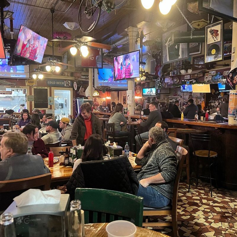 Tracey’s Original Irish Channel Bar (Irish Channel)