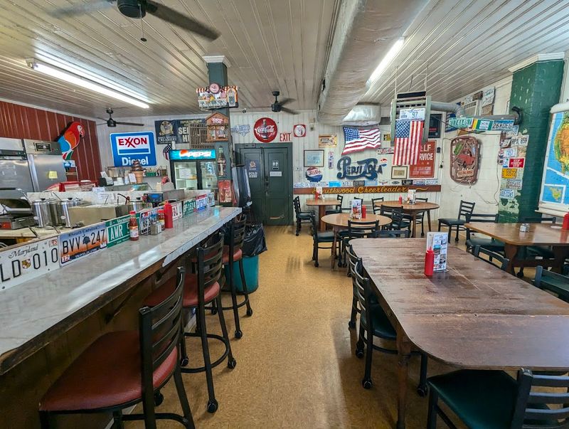 Ma’s Hot Dog House (Kinston)