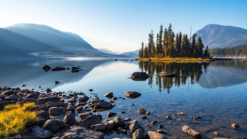 Glacier- and Snowmelt-Fed Origin