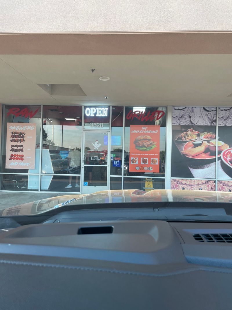 Parking And Easy Access On E Kings Canyon Rd