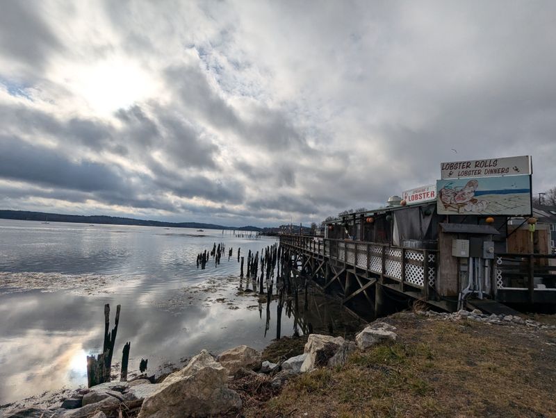 Setting, Vibe, and That Coastal Charm