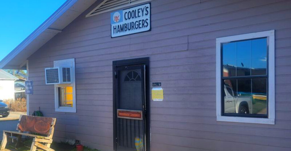 Where to Find the Best Burgers in Mississippi: Top 15 Ranked