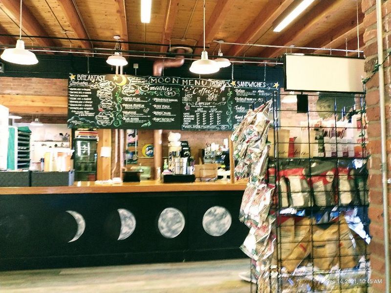 The Moon Café & Bakery – Lincoln