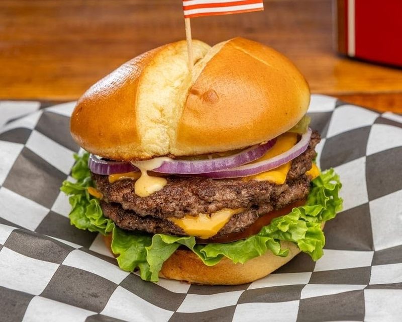 The Camphouse Burger Bar – Long Beach