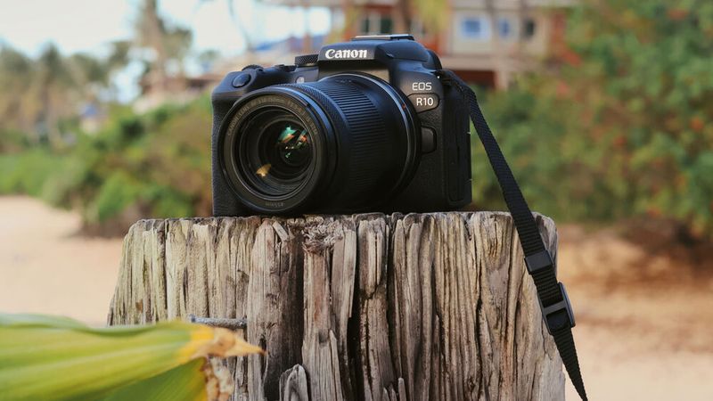 Canon EOS R10 Mirrorless Camera