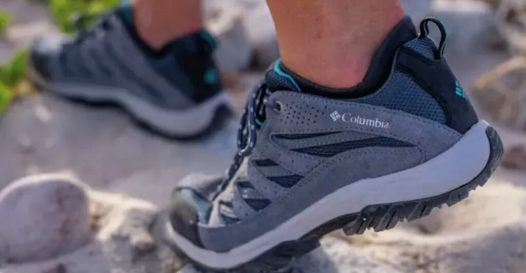 10 Travel-Friendly Hiking Shoes for Wet Weather 2025