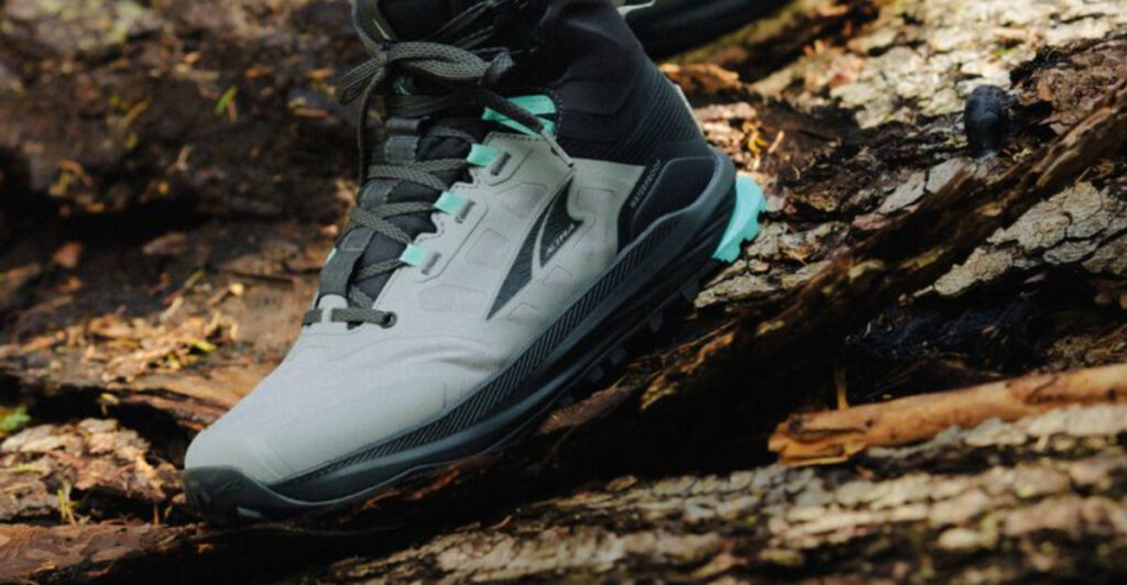 10 Travel Shoes That Survived a Week of Walking in the Rain