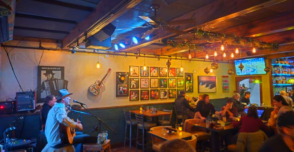 12 Cozy Montana Restaurants That Feel Like a Christmas Movie