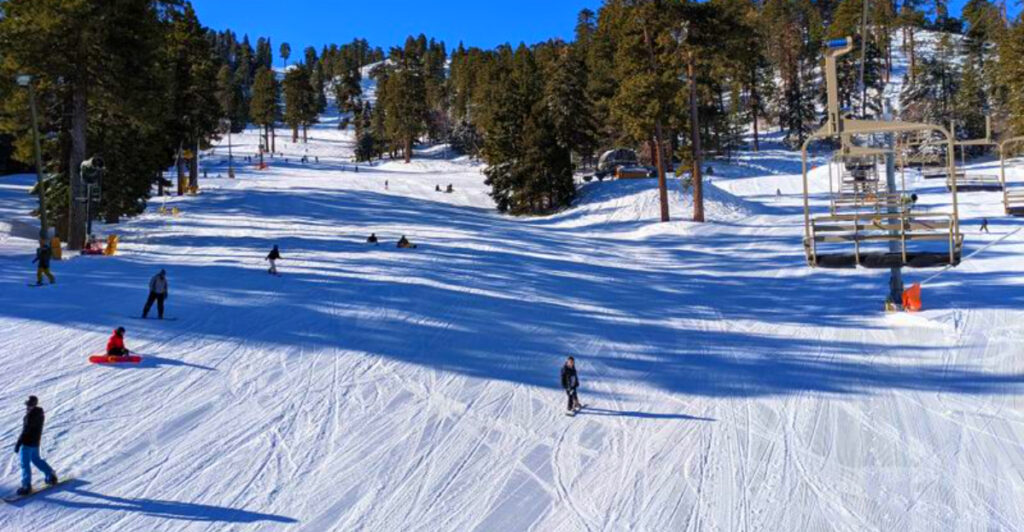 12 Hidden Winter Wonderlands Within 2 Hours of Los Angeles That Locals Love