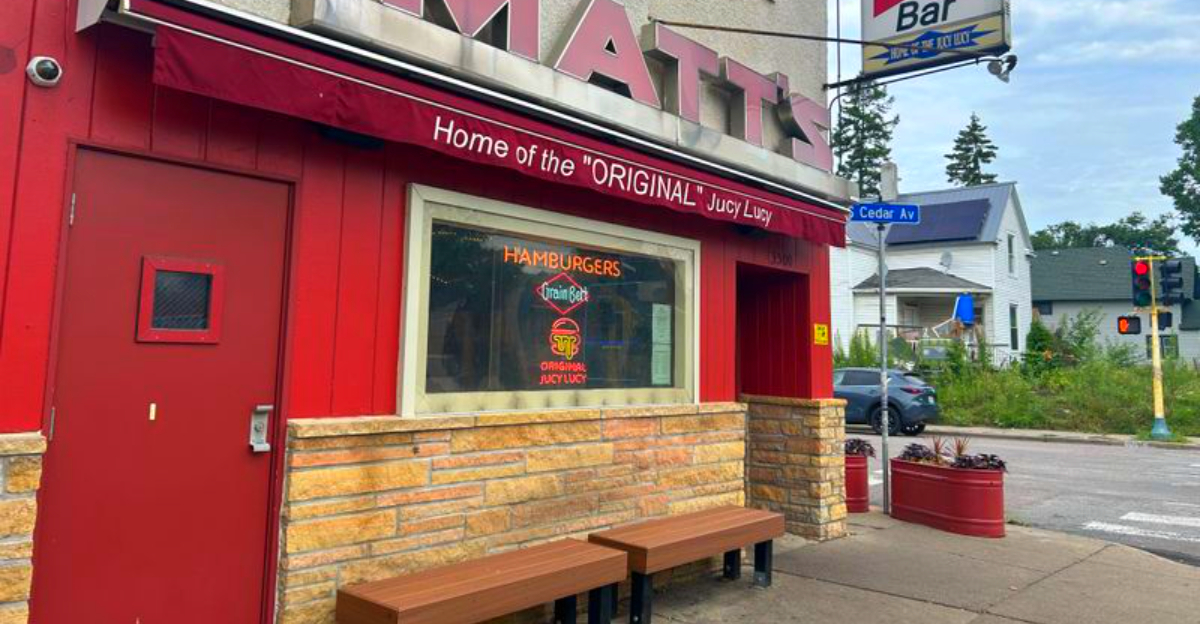 12 Minnesota Juicy Lucy Burger Joints That Outsiders Don’t Get