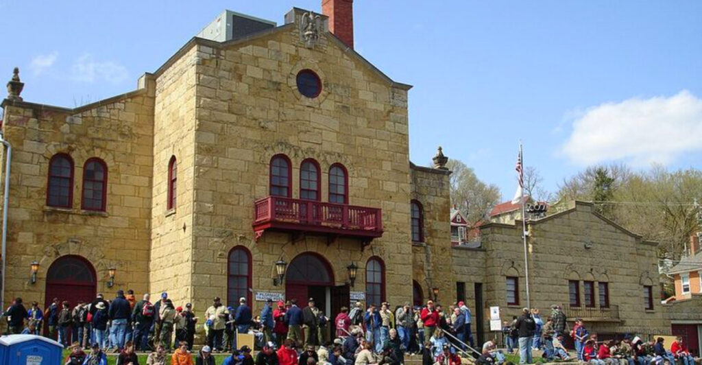 13 Charming U.S. Towns Where Historic Squares Are the Heart of the Community