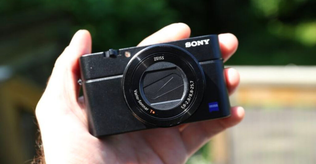 13 Compact Cameras That Make Mountain Trails Look Epic