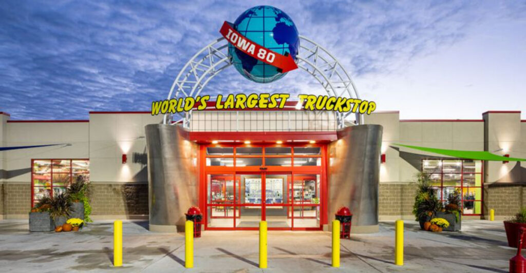 13 Iowa Fried Chicken Buffets That Still Cook It Grandma-Style