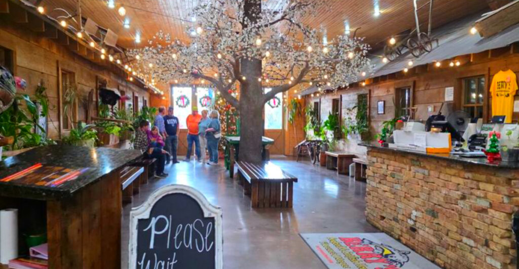 14 Mississippi Catfish Restaurants You’ll Never Forget