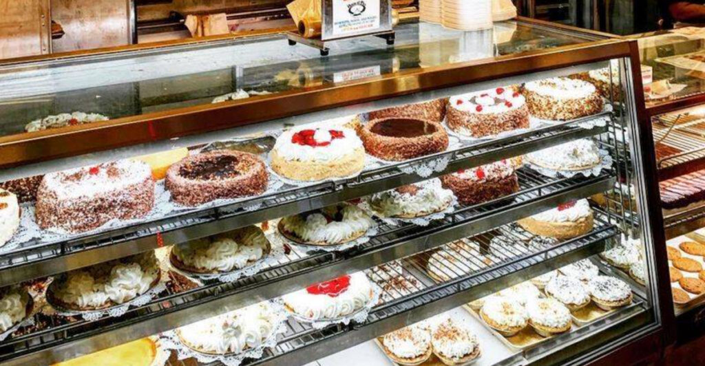 14 Old-Fashioned Texas Diners Where the Comfort Food Is Pure, Delicious Nostalgia