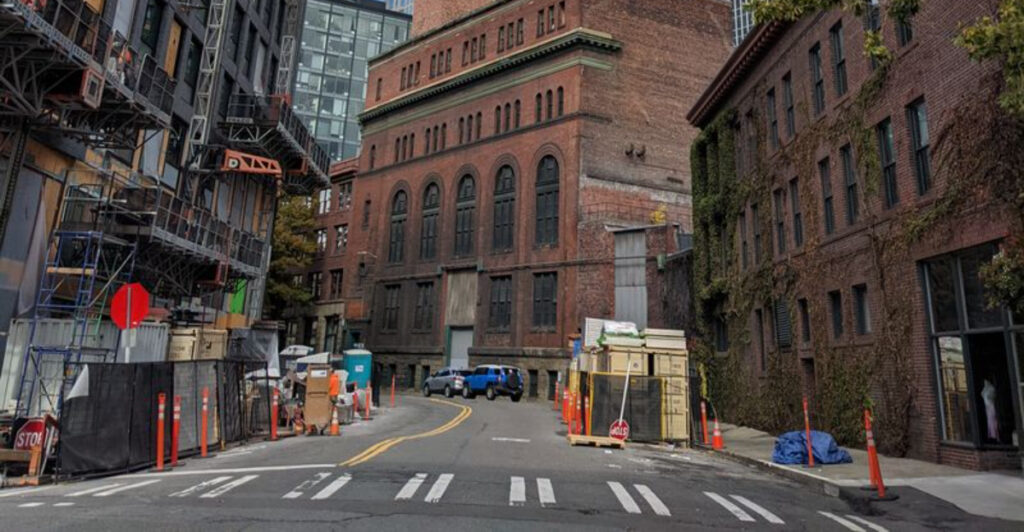 14 U.S. Neighborhoods Locals Say Tourists Should Avoid After Dark