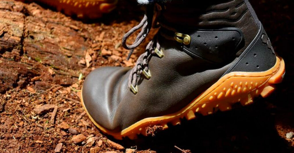 15 Best Travel Boots That Pair With Casual & Outdoor Outfits