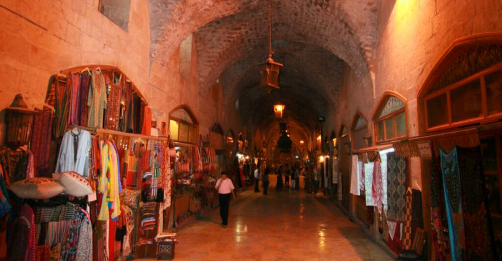 15 Cities Known for Their Vibrant Local Markets