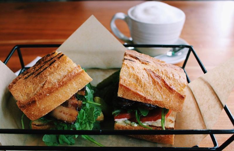 Mon Vert Café – Woodstock