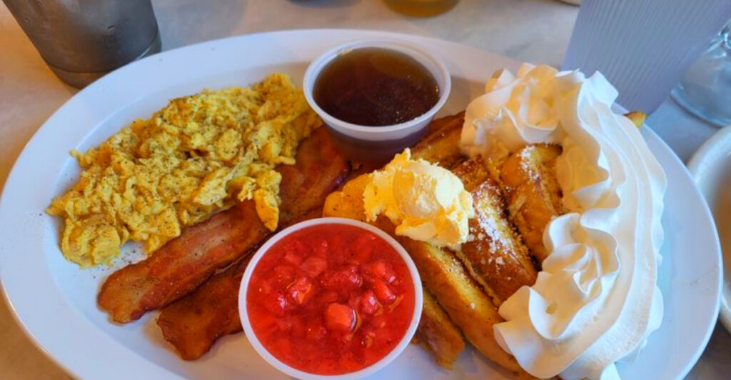 15 Oregon Diners That Are Always Busy for a Reason