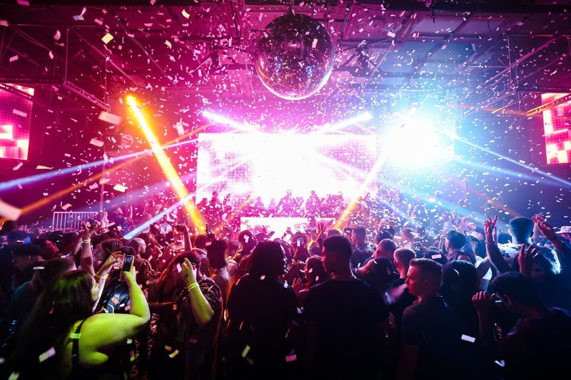 Nightclubs with 2 a.m. lines