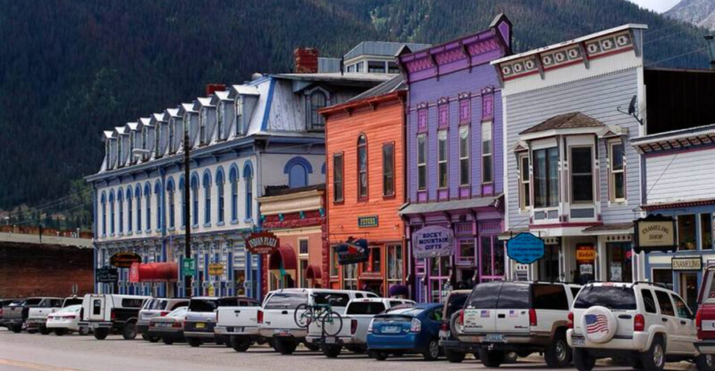 15 Remote Mountain Towns That Are Perfect for Introverts