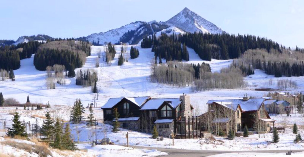 15 Remote Towns No One Believes Actually Exist in the U.S.