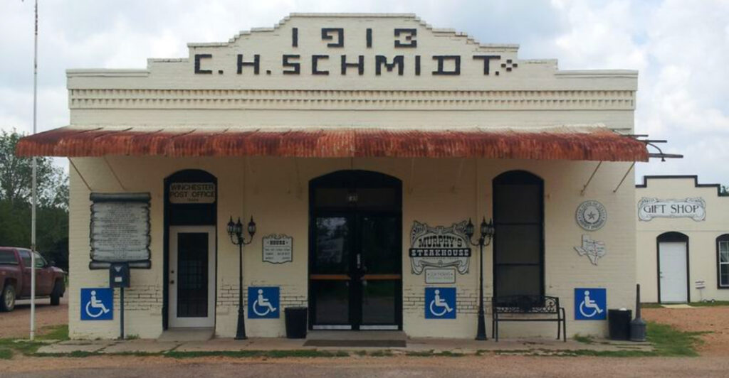 15 Small-Town Texas Restaurants That Stay Busy Without Advertising