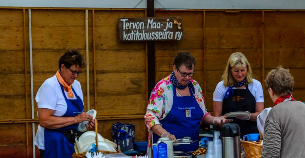 15 Small Town Traditions That Are Slowly Disappearing