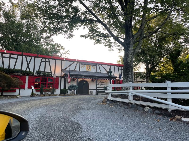 L'Auberge Chez François (Great Falls)