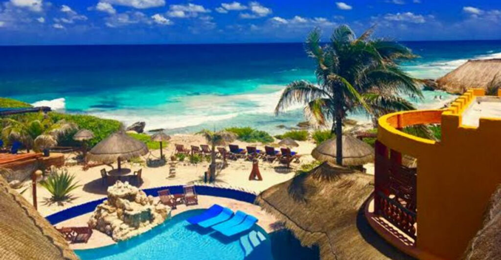 15 Warm-Weather Islands Near the U.S. for a Long Weekend Escape