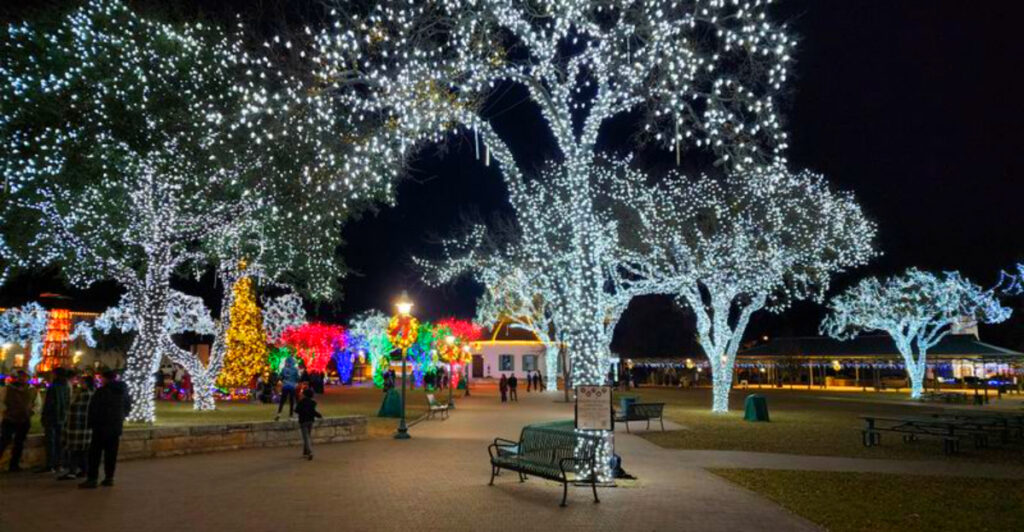 22 Best U.S. Towns to Celebrate Christmas Without Freezing in 2025