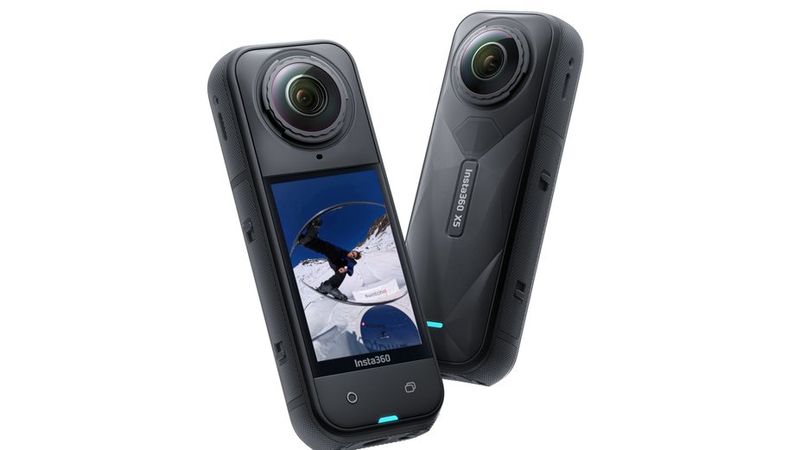 Insta360 X5