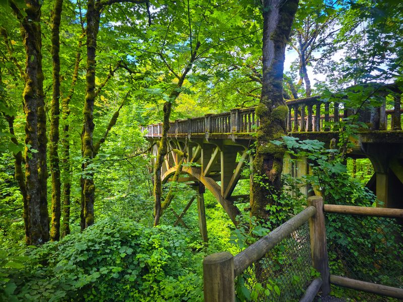 Nearby Historic Structures