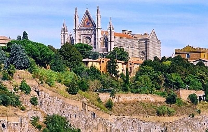 Orvieto, Italy - the clifftop Umbria detour everyone will copy next