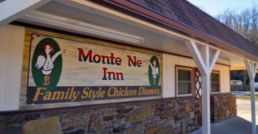 Arkansas Hidden Gem Offering Old-School Chicken Dinners Packed With Comfort