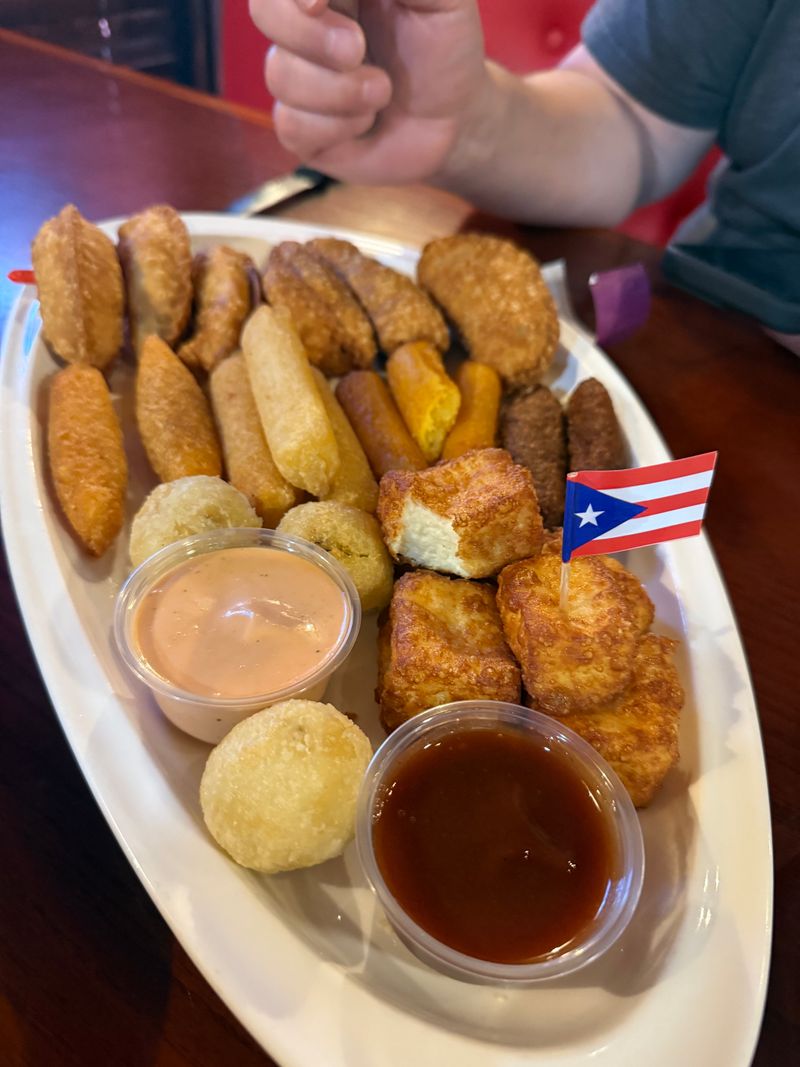 Tostones with Garlic Dip