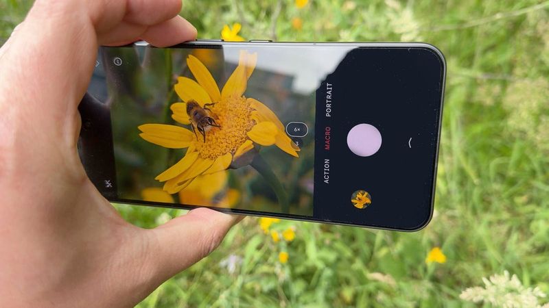 One-hand shooting & controls