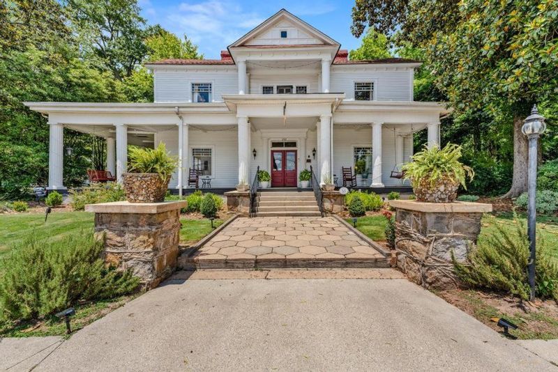 The Veranda Historic Inn