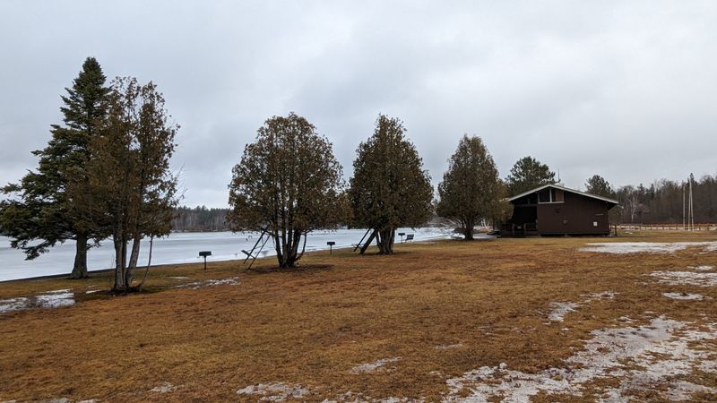 Cozy Lakeview Lodging