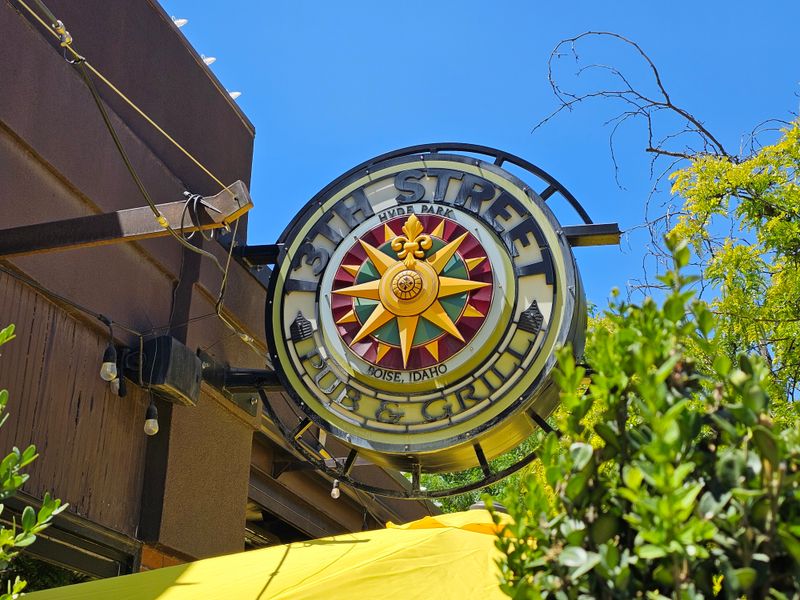 13th Street Pub & Grill