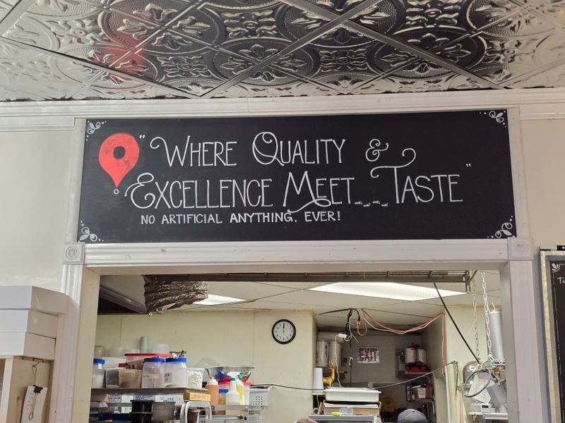 Krown Bakery & Eatery – Anoka