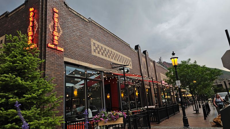 The Pullman - Glenwood Springs