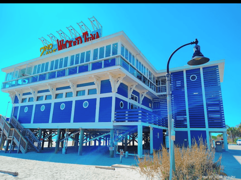 Wicked Tuna – 2nd Ave Pier (sushi & hook-to-plate seafood)